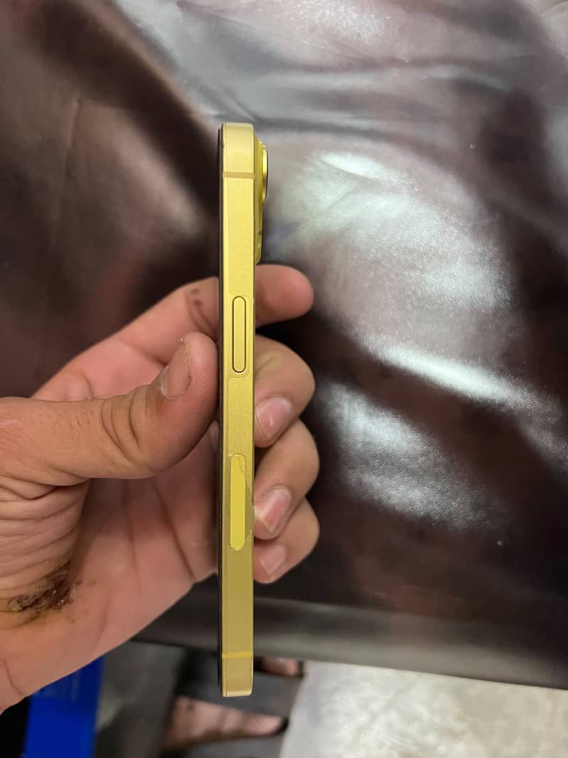 Apple iPhone 14 4