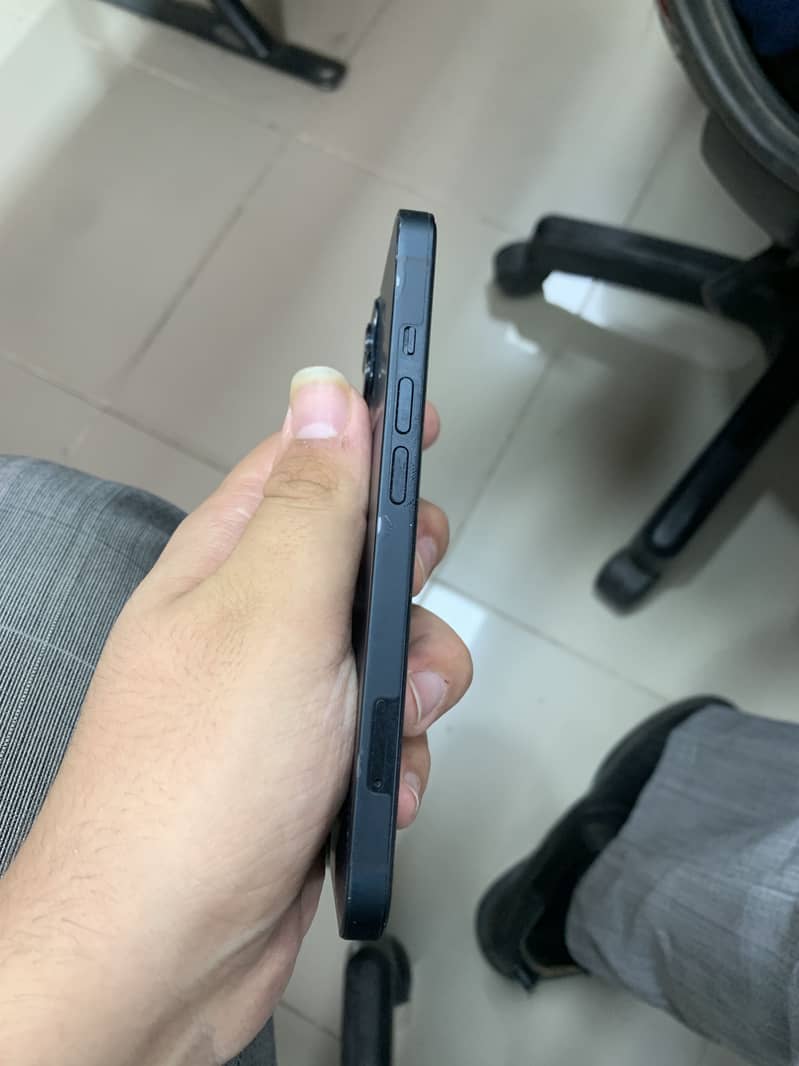 Apple iPhone 13 1