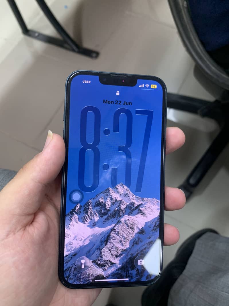Apple iPhone 13 7