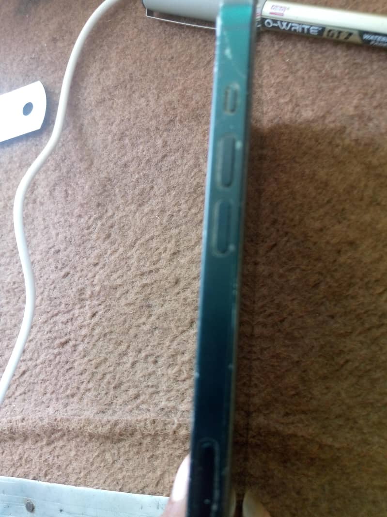 Apple iPhone 13 2