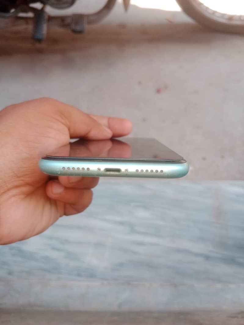 Apple iPhone 11 2