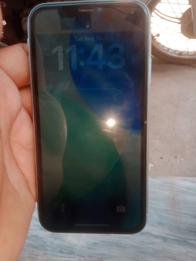 Apple iPhone 11 4