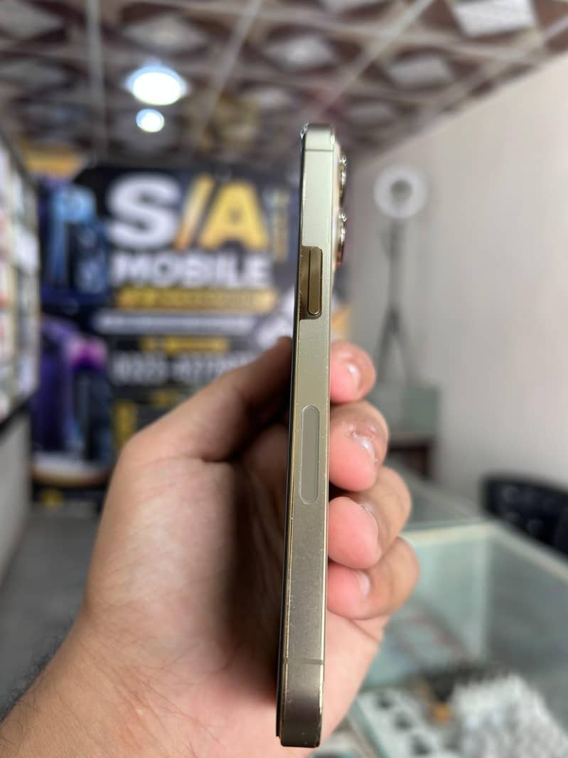 Apple iPhone 13 Pro 2