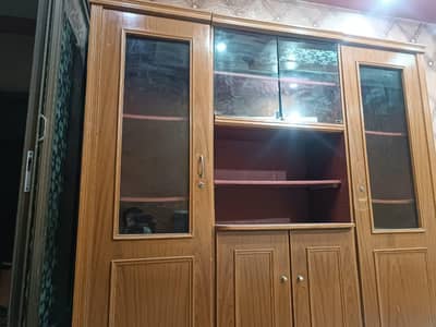 Amirah plus Bookshelf