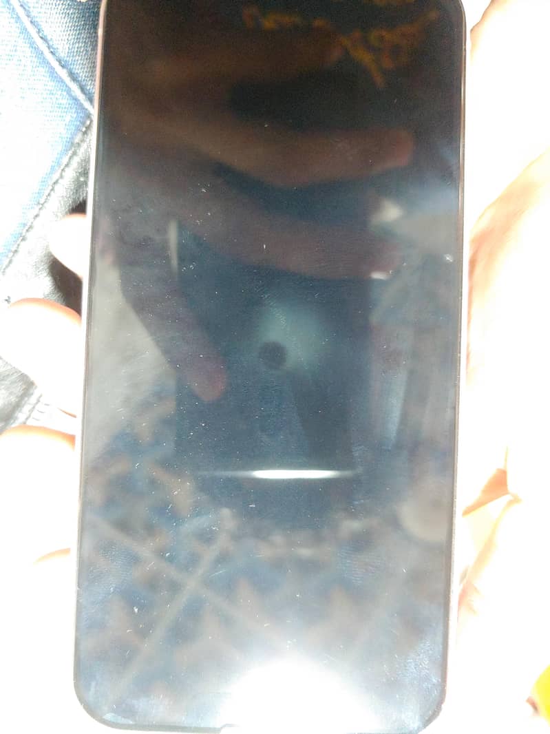 Apple iPhone 13 2