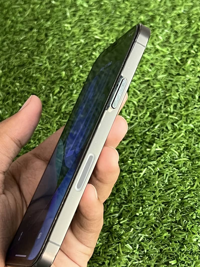 Apple iPhone 12 Pro 3