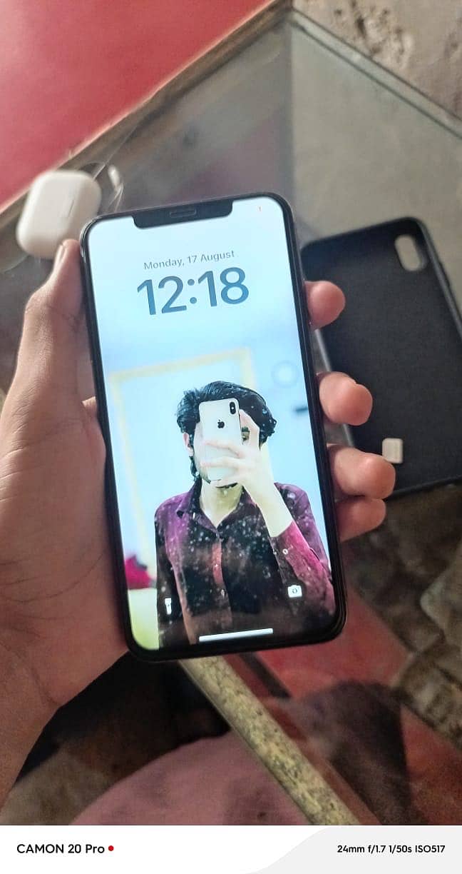 Apple iPhone XS Max 2