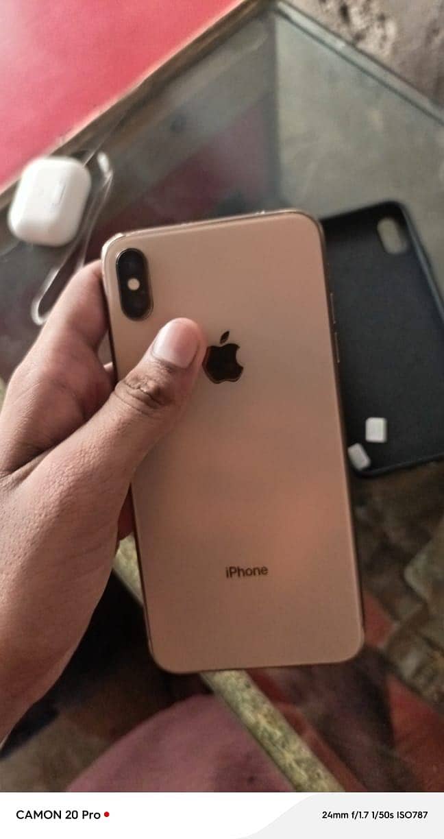 Apple iPhone XS Max 3