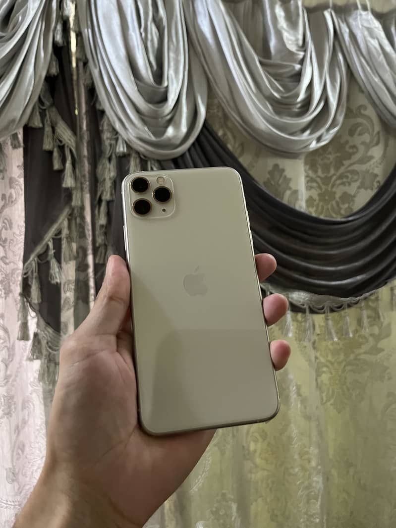 Apple iPhone 11 Pro Max 2