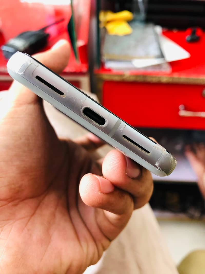 Google Pixel 8 5