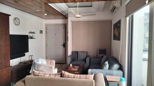1 BED FURNISHED AUTOMATIC APARTMENT CORNER FACING PARK IN SPRING FOR SALE TOP LOCATION