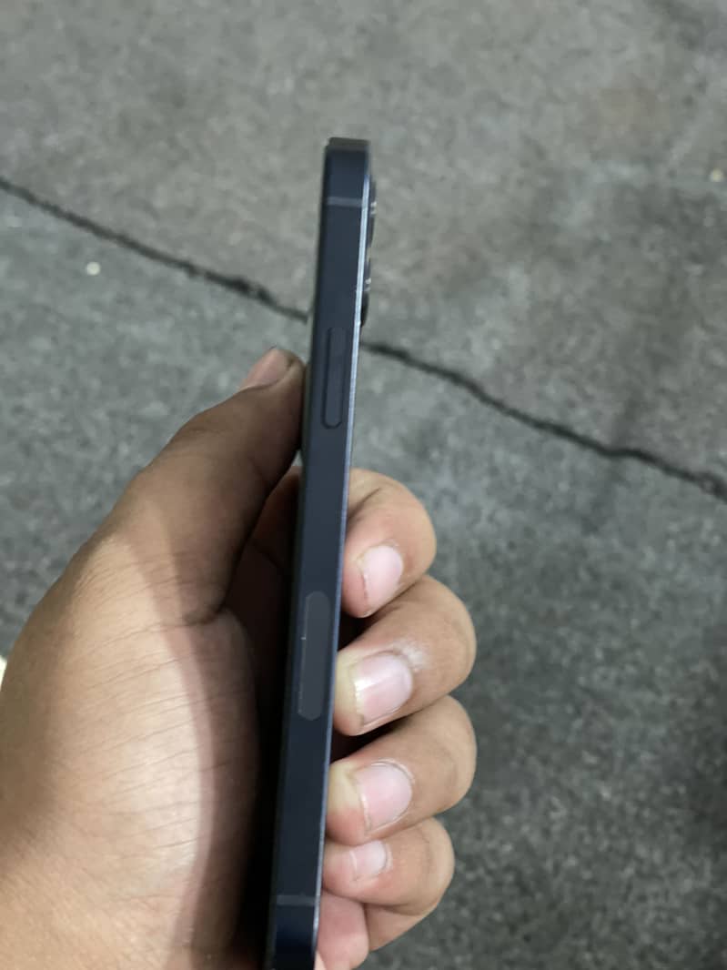 Apple iPhone 12 2