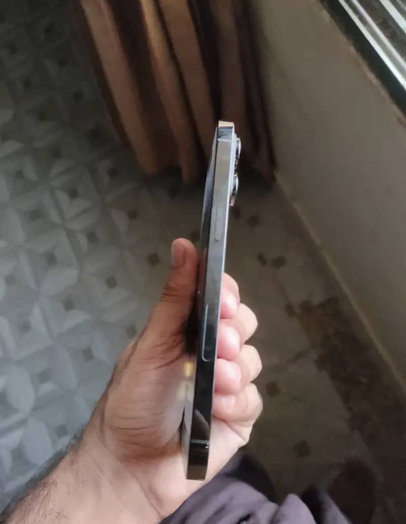 Apple iPhone 14 Pro Max 2