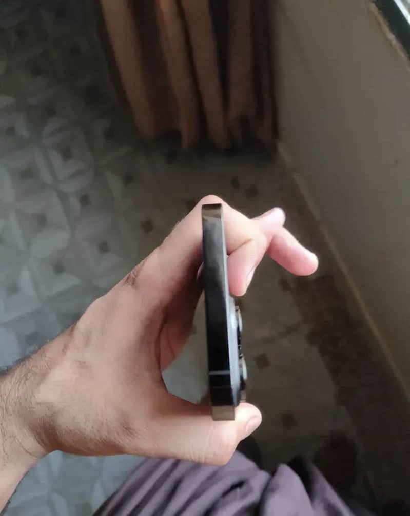 Apple iPhone 14 Pro Max 4