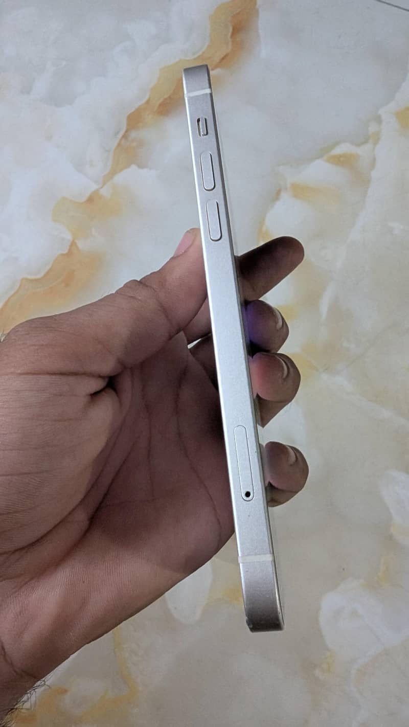 Apple iPhone 12 2