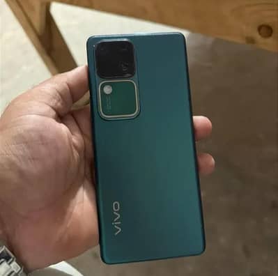 Vivo V30