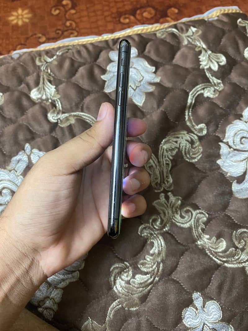 Apple iPhone X 0