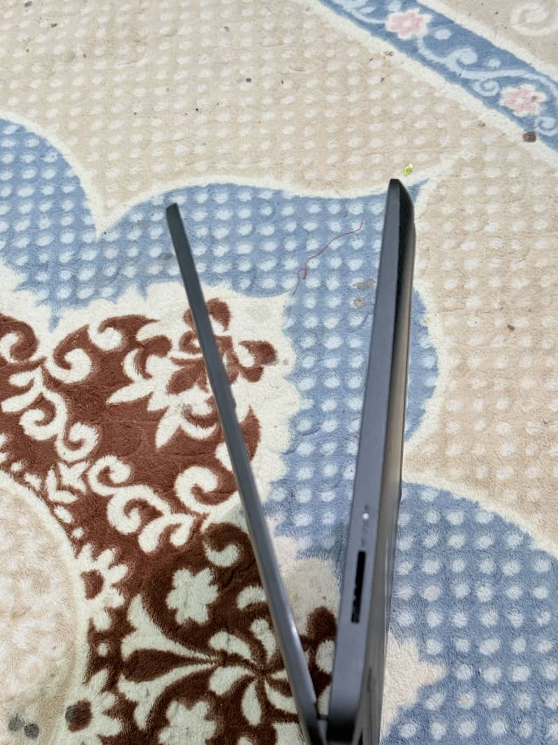 Laptop 9