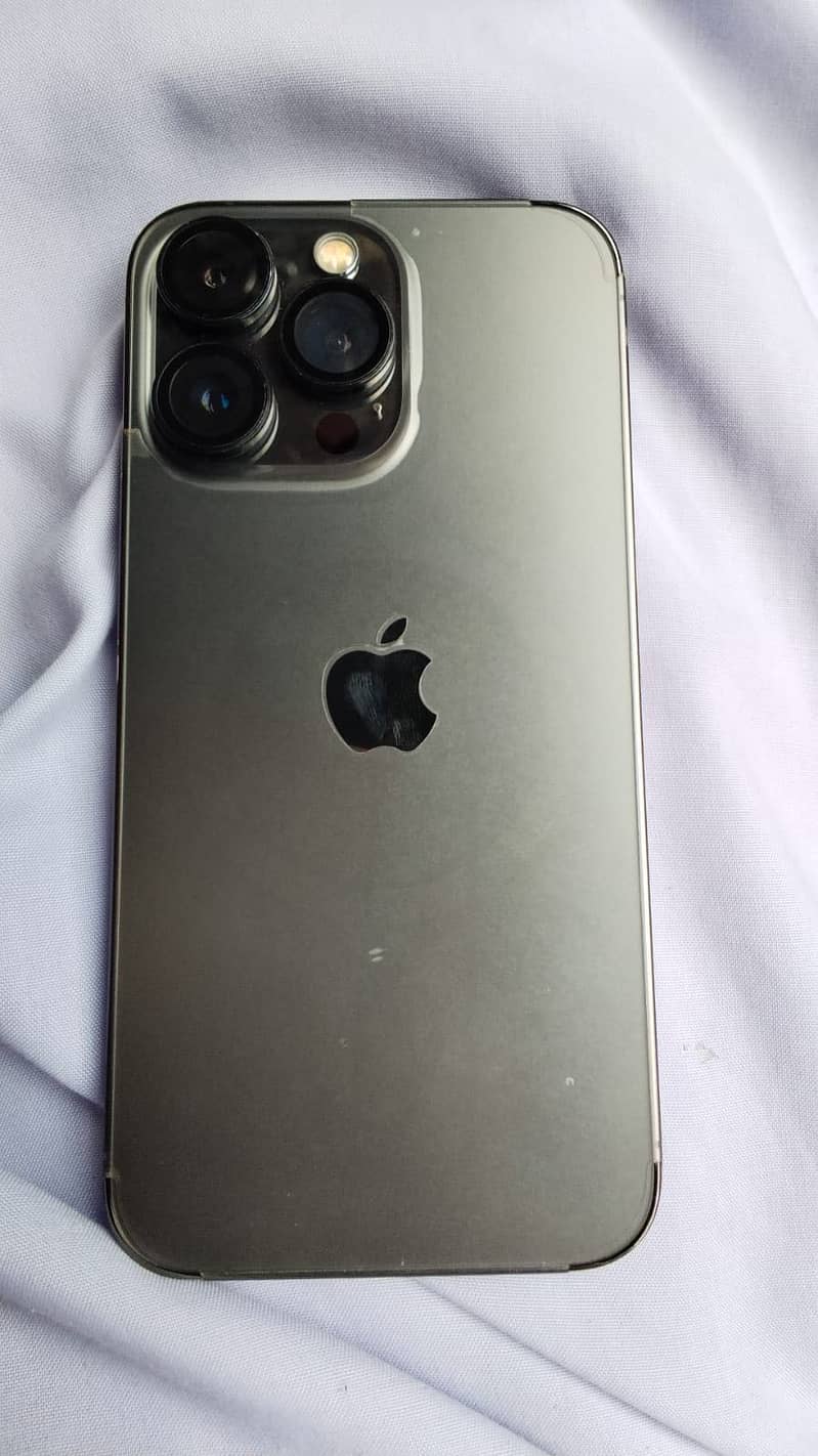 Apple iPhone 13 Pro 1