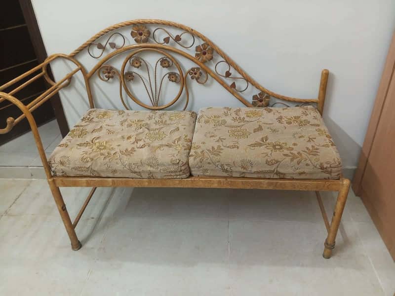2 sofas sets both in 20k 1