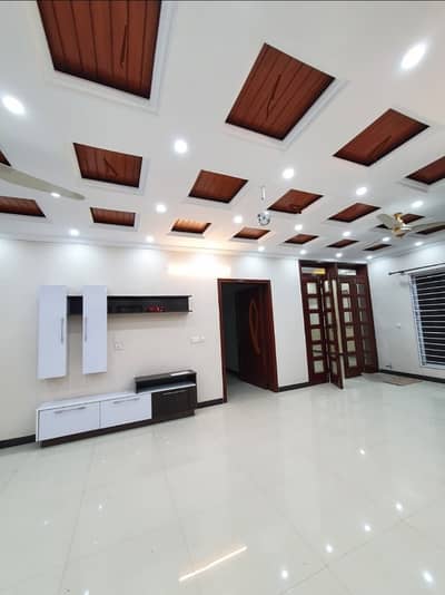 10 Marla Tile Flooring Upper Portion With Servant Quarter Gas , Water bore & Parking Available G-13/2