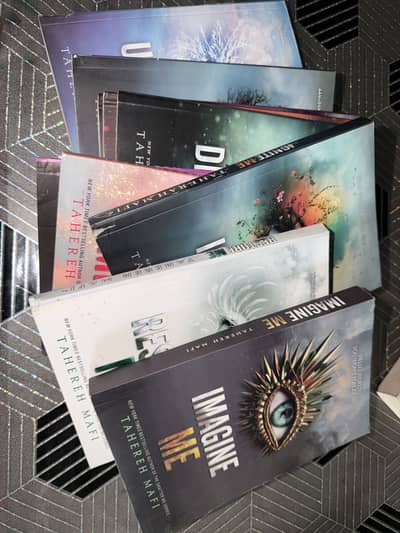 shatter me series
