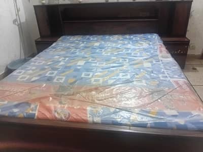 new bed with mettress 10/10. .
