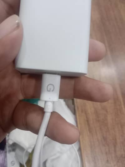 google ka oringal charger hnn