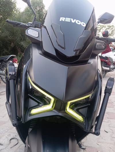 Revoo E 52 2026
