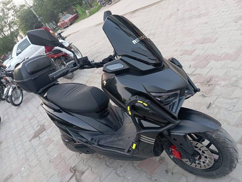 Revoo E 52 2026 6