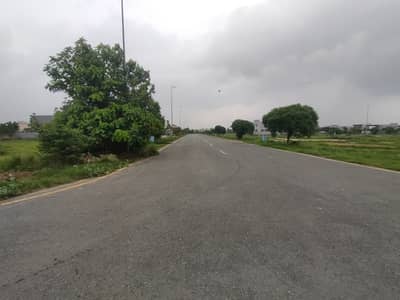 Luxury Plot Luxury Living 10 Marla Prime Location Near 70' Road - Ideal For Future Investment And Living