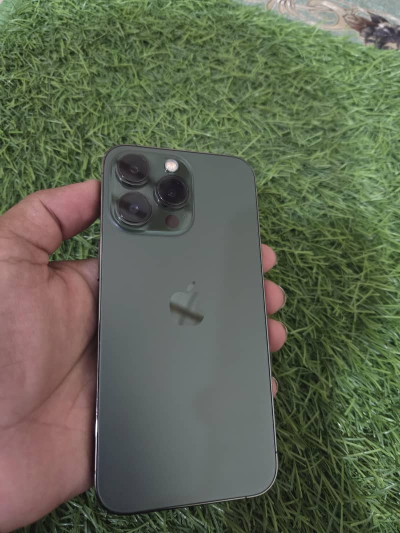 Apple iPhone 13 Pro 1