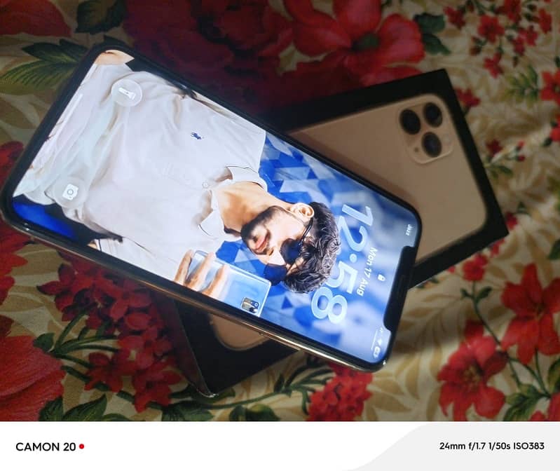 Apple iPhone 11 Pro 4