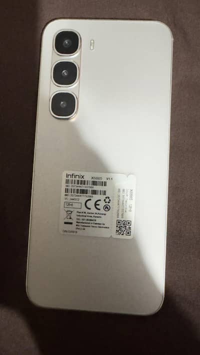 Infinix hot 60pro 8/128 with warranty 8 month