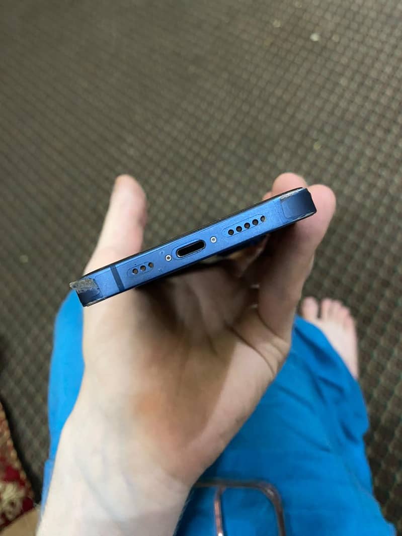 Apple iPhone 13 2