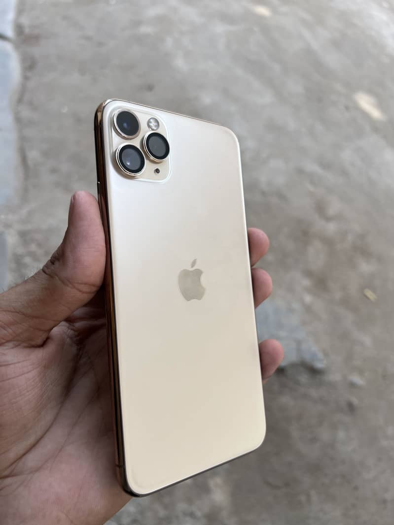 Apple iPhone 11 Pro Max 4