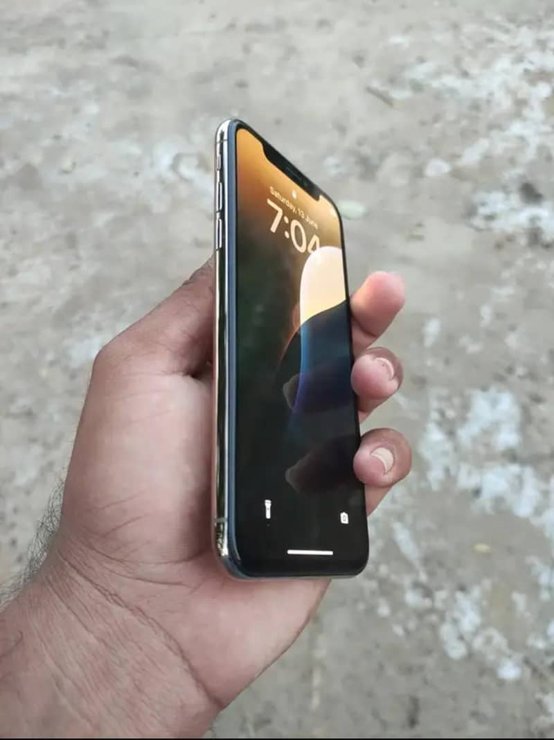 iphone xs 1