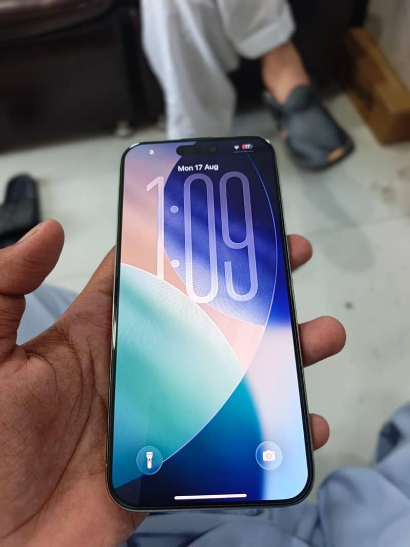 Apple iPhone 15 Pro Max 2