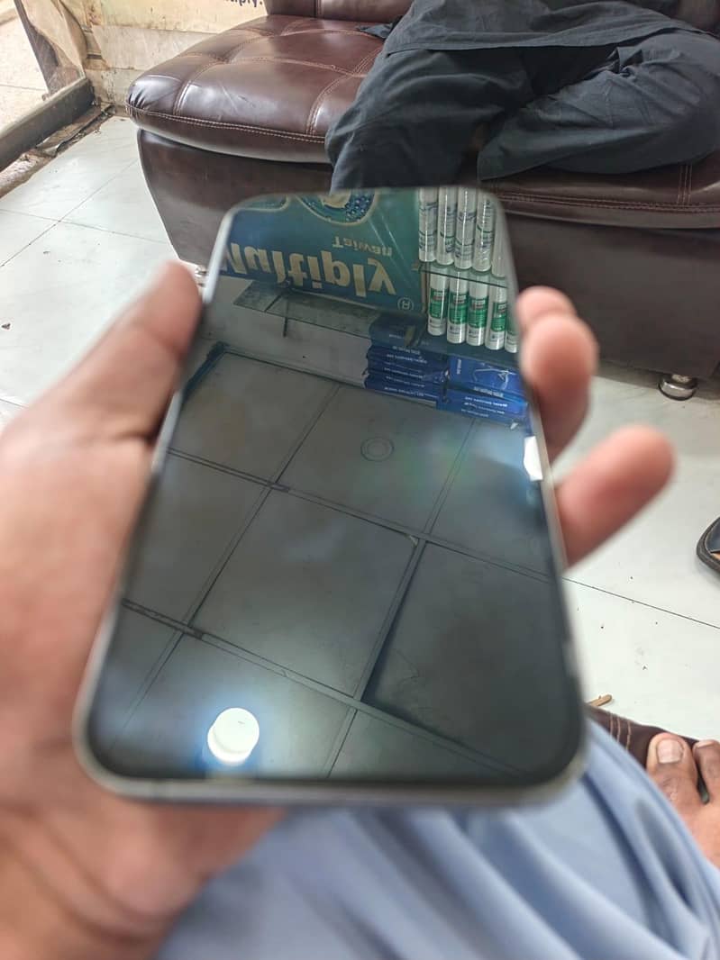 Apple iPhone 15 Pro Max 5