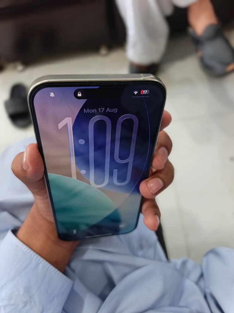 Apple iPhone 15 Pro Max 6