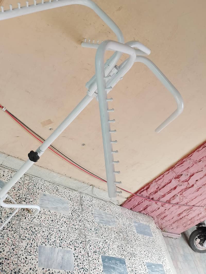 Clothes stand 1