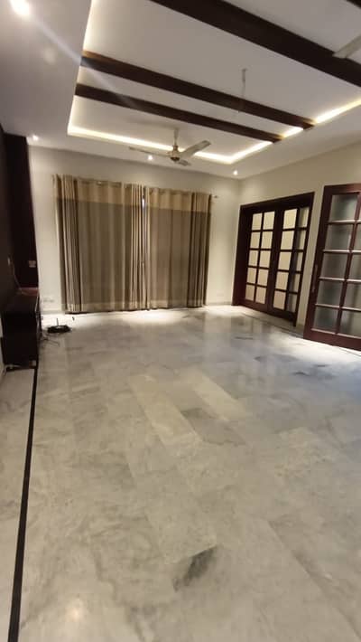 1 Kanal Beautiful Bungalow For Rent In Main Cantt