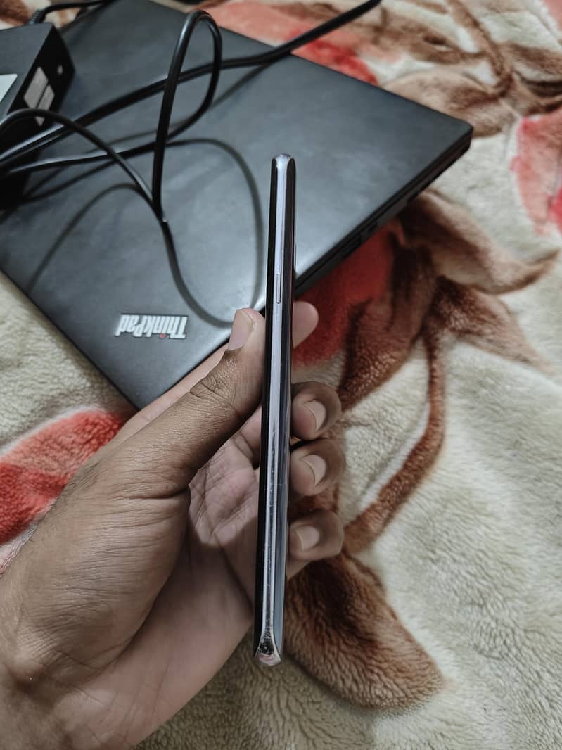 Samsung Mobile S8 Plus 3