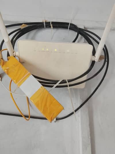 Huawei 2.4 ghz fiber router
