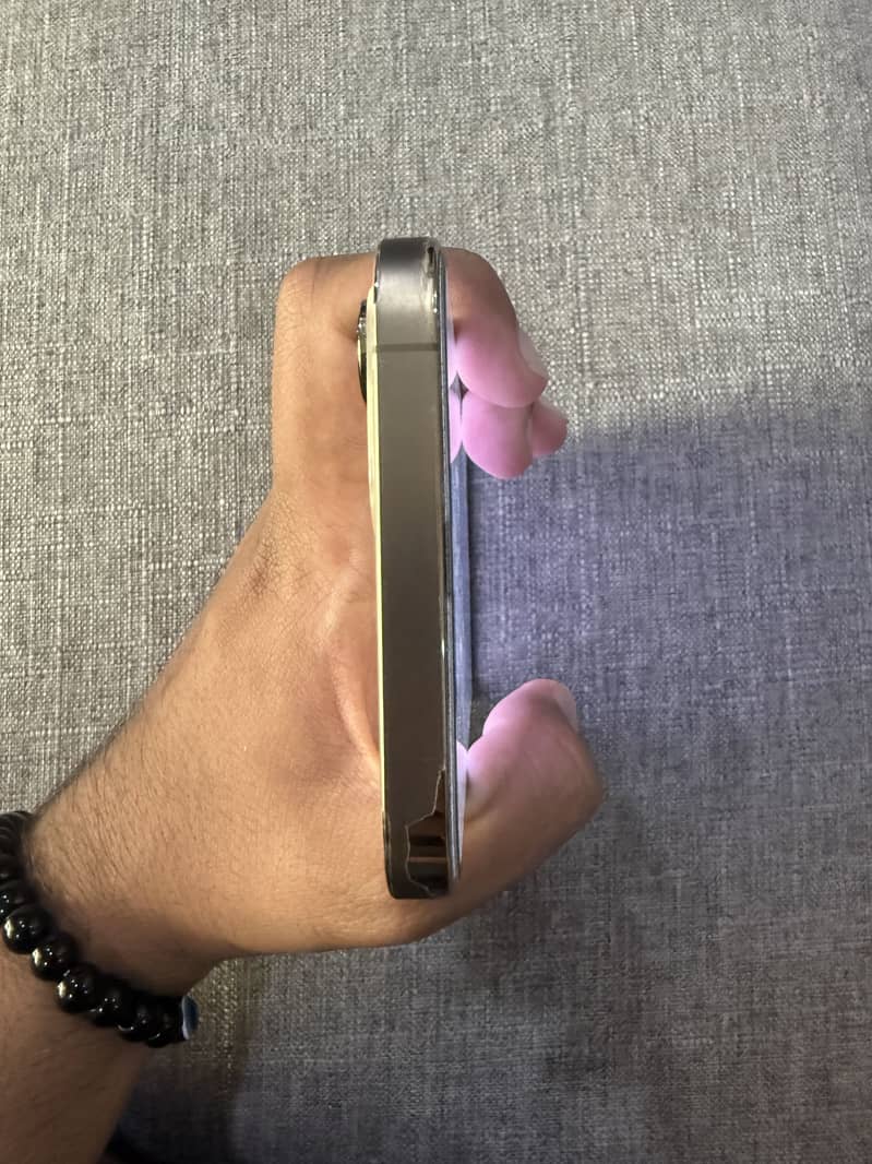 Apple iPhone 12 Pro Max 4