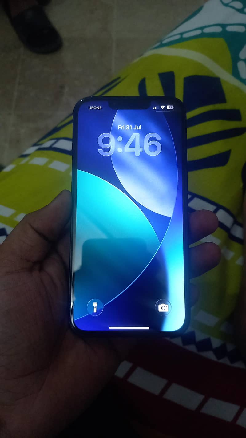 Apple iPhone 13 5