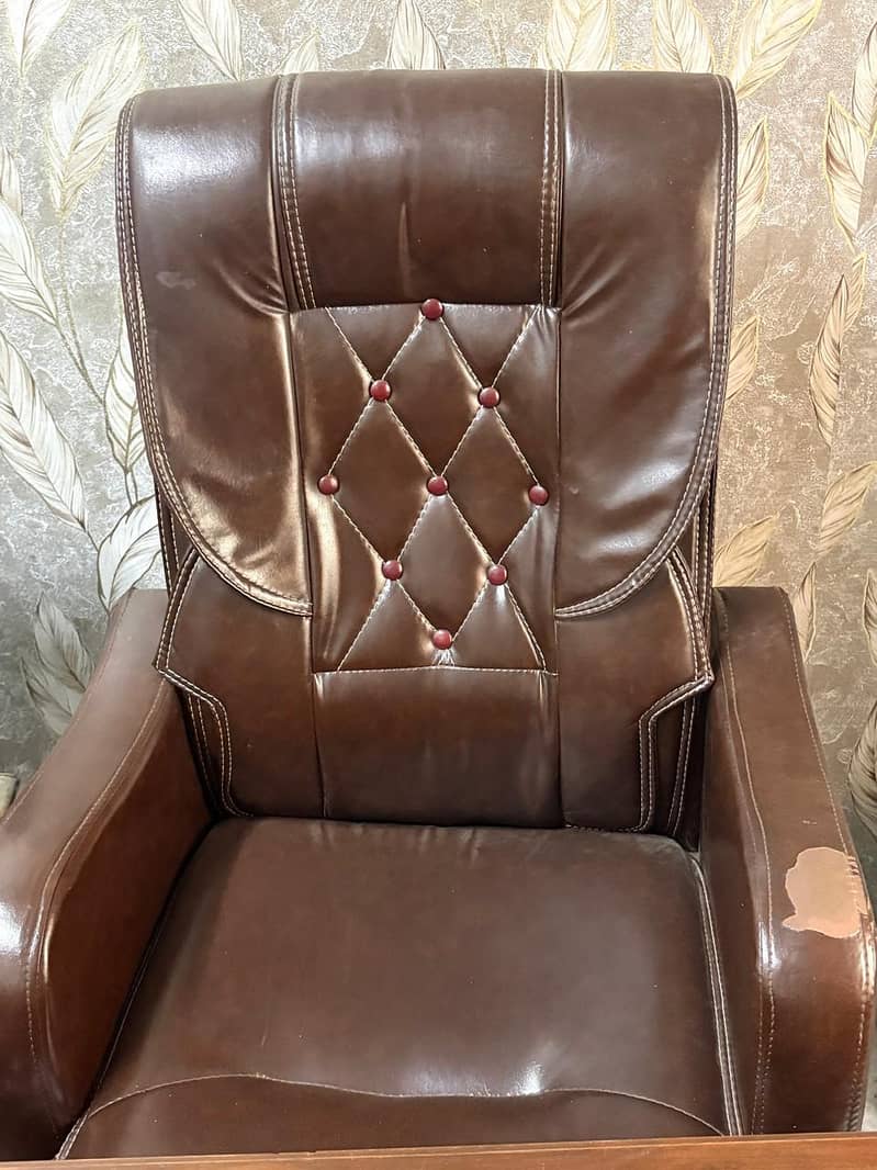 Table and chair 3
