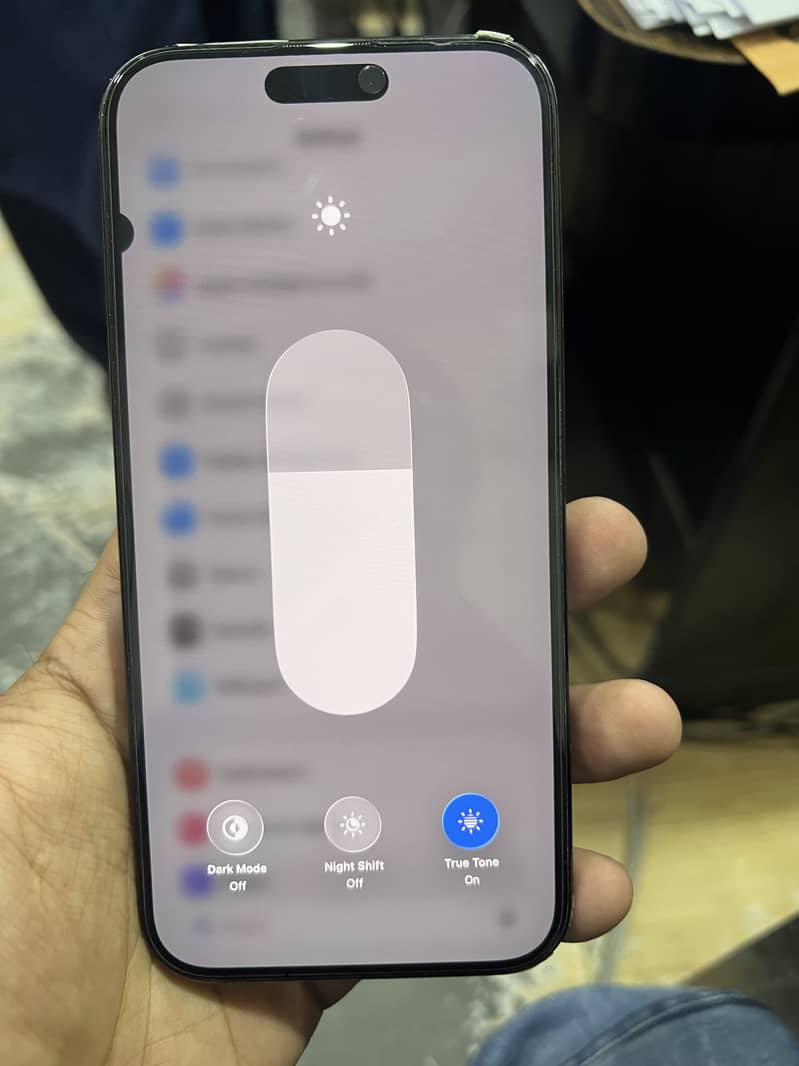 Apple iPhone 16 Pro Max 1