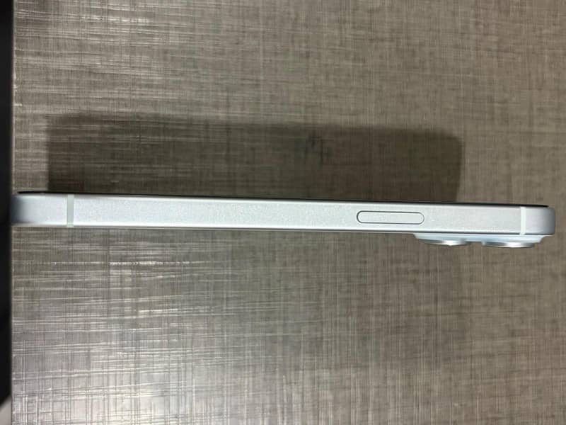 Apple iPhone 15 3