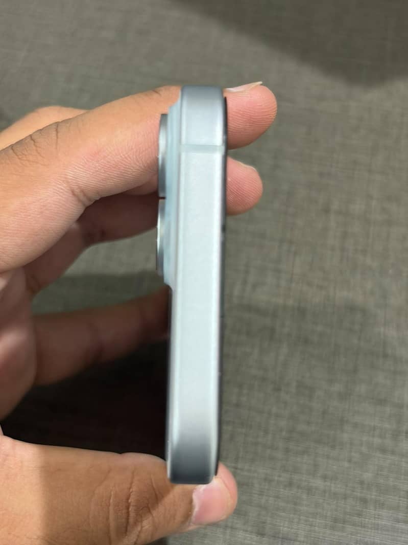 Apple iPhone 15 4